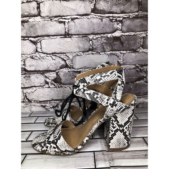 Gianni Bini After Hours White Black Snake Lace Block Heel Sandals Women Sz 7.5M - Picture 1 of 16